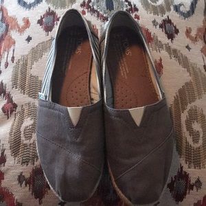 Grey Toms with Stripe